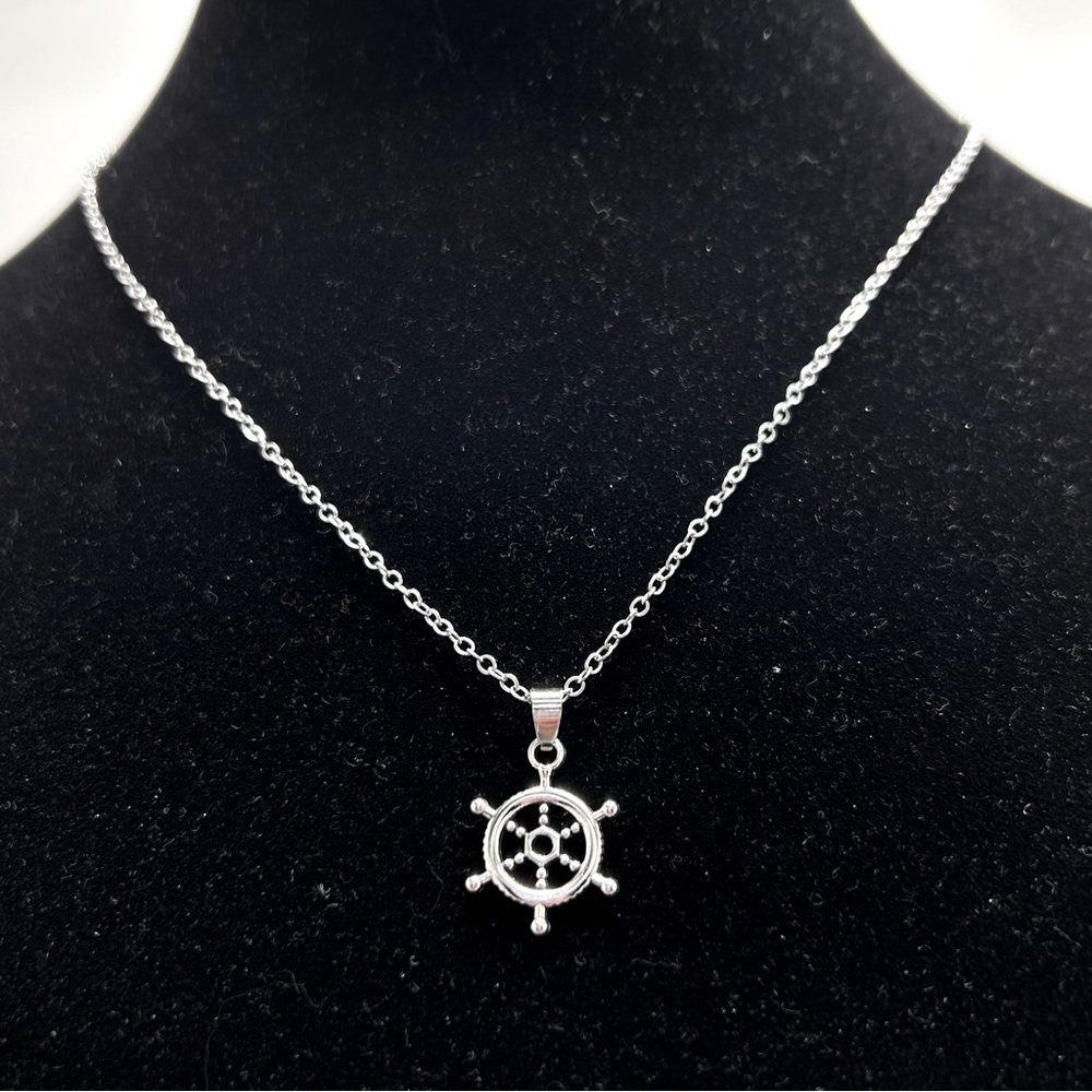 Effy, Silver Plate Ship’s Wheel Necklace, NIP